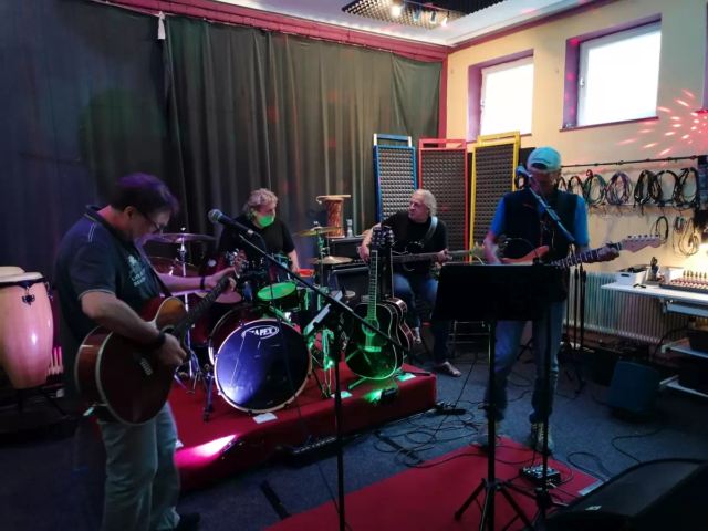 AGELESS ist eine Band aus Nieder&ouml;sterreich, Proben werden beim Verein kreARTiv in Wiener Neustadt abgehalten