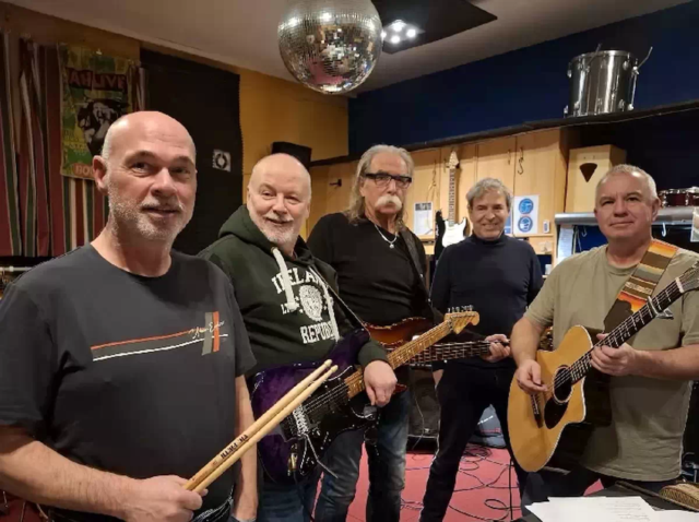 Bandfoto der Band "HORIZON WIDE" im Proberaum beim Verein kreARTiv in Wiener Neustadt