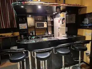 Proberaum 1 f&uuml;r Bands oder Einzelmusiker, zum proben oder &uuml;ben; mit Bar  beim Verein kreARTiv in Wiener Neustadt