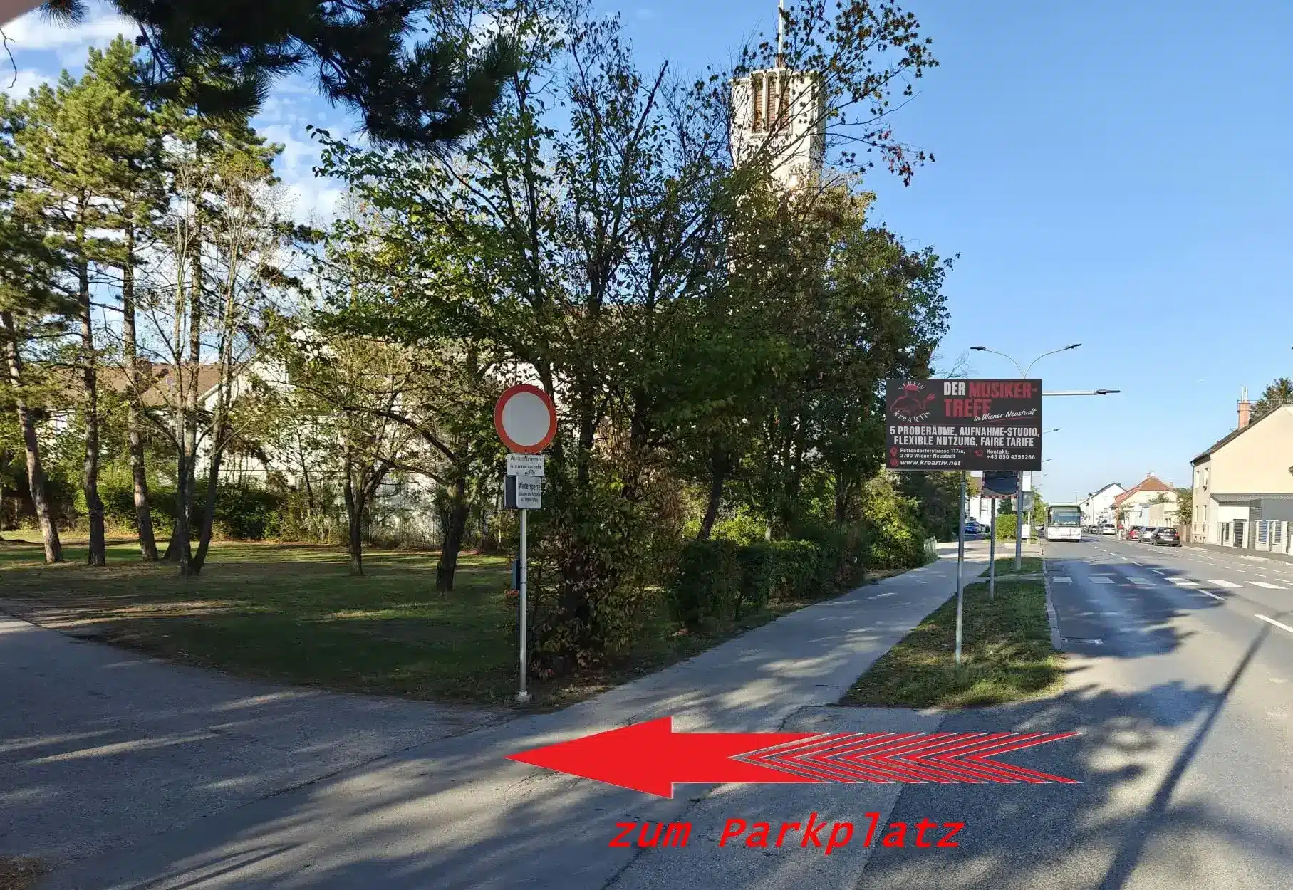 Zufahrt Parkplatz